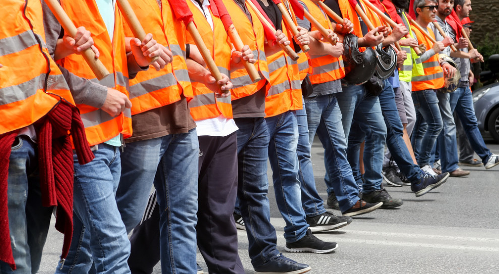 Pracownicy sfery budżetowej grożą masowymi protestami. (fot.shutterstock.com) Nie ma porozumienia w sprawie podwyżek w budżetówce