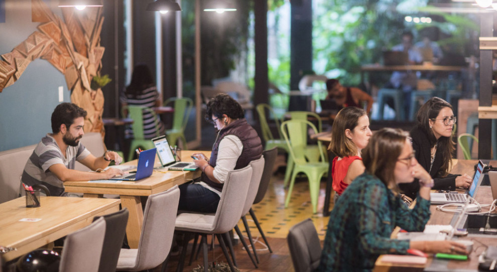 Strefa coworkingowa w hotelach Selina (fot.mat.pras.) Coworking i hotel w jednym? Ten koncept trafi także do Polski