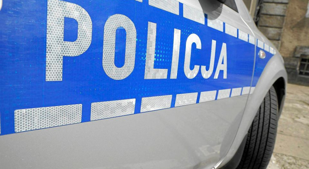 35-letni kurier został zatrzymany przez policję (fot. www.mazowiecka.policja.gov.pl) W Skarżysku-Kamiennej pijany kurier próbował dostarczać przesyłki