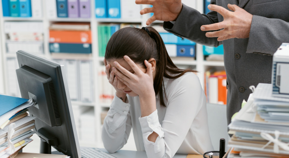 Nawet co szósta osoba w Polsce mogła być ofiarą dyskryminacji lub mobbingu. (fot.shutterstock.com) Dyskryminacja i mobbing. Nawet co szósta osoba w Polsce mogła paść ofiarą
