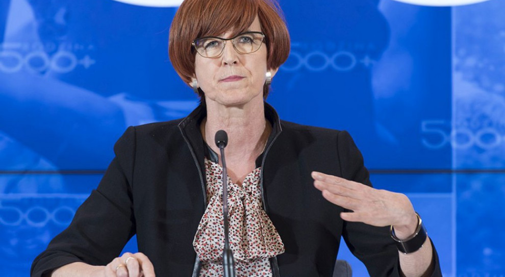 Rafalska przypomniała również, że według przepisów rząd do 15 września przyjmie ostateczną decyzję w sprawie minimalnej pensji. (Fot. P. Tracz/KPRM) Forum Związków Zawodowych nie stawiło się na posiedzeniu RDS. Minister ubolewa