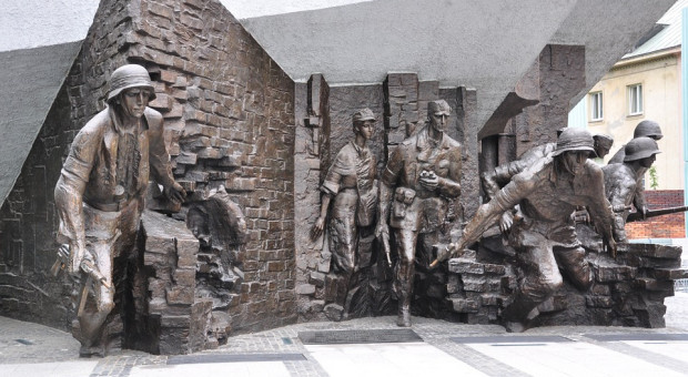 Akcja społeczna "Wolność łączy" organizowana jest w ramach obchodów 74. rocznicy wybuchu Powstania Warszawskiego (fot. pixabay.com) Muzeum Powstania Warszawskiego poszukuje wolontariuszy