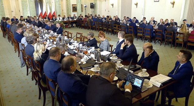 Jedno z posiedzeń Rady Dialogu Społecznego (fot. nszzp.pl) Senat za zmianami w ustawie o Radzie Dialogu Społecznego