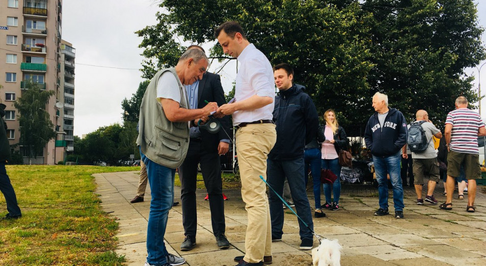 Kosiniak-Kamysz zaznaczył, że byt i możliwość rozwoju dla dzieci, młodzieży i kobiet w ciąży są już zabezpieczone (fot. PSL/twitter) Ruszyła strona emeryturabezpodatku.pl