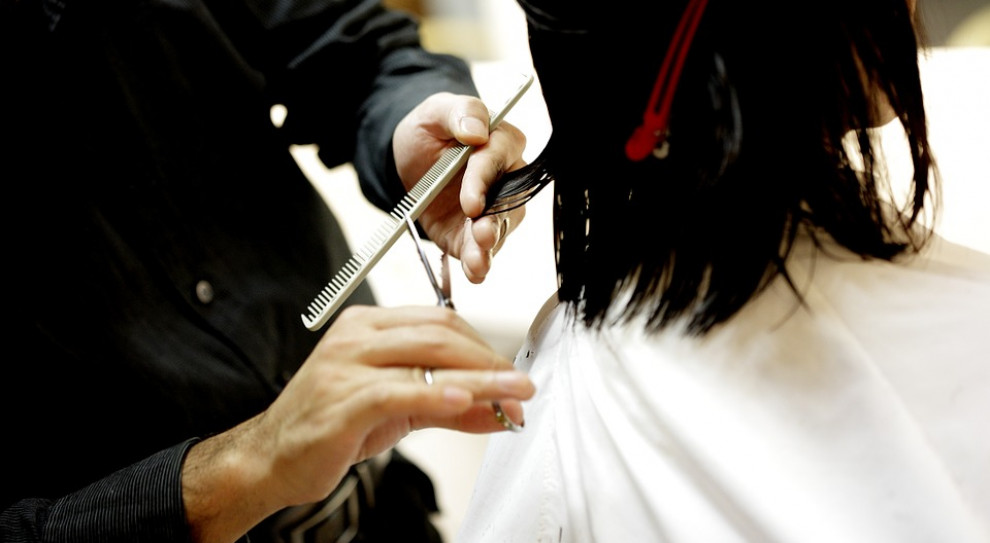 115 złotych średnio wydają Polacy w trakcie jednorazowej wizyty w salonie hair & beauty. (fot.pixabay.com) Co drugi Polak zamiast na lunch idzie do kosmetyczki lub fryzjera