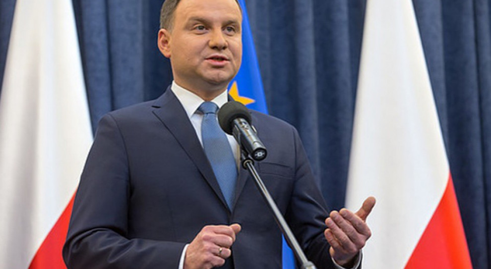 Wśród pytań zabezpieczenie w konstytucji programu 500 plus i wieku emerytalnego - poinformował prezydent Duda. fot. prezydent.pl Prezydent: Wśród pytań zabezpieczenie w konstytucji programu 500 plus i wieku emerytalnego