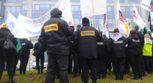 Niedobór kadrowy w branży ochrony szacuje się na 10 do 15 procent. Fot. PTWP Ochroniarz potrzebny od zaraz. W branży brakuje 10-15 proc. załogi