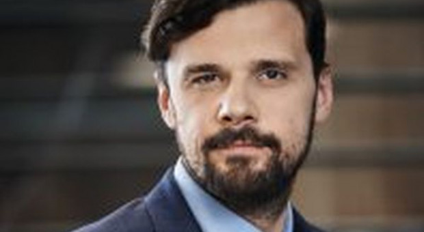 Szajnar jest absolwentem Wydziału Prawa w Szkole Wyższej Psychologii Społecznej, Wydziału Dziennikarstwa i Nauk Politycznych Uniwersytetu Warszawskiego oraz Studiów Europejskich w Szkole Głównej Handlowej (fot. cppc.gov.pl) Wojciech Szajnar nowym dyrektorem Centrum Projektów Polska Cyfrowa