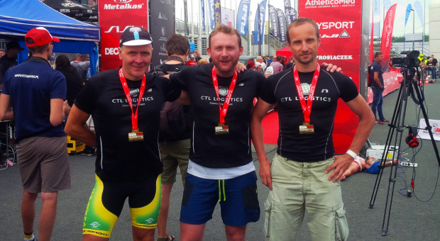 Paweł Sojecki, Tomasz Hołynski i Michał Łubian podczas zawodów Ocean Lava Triathlon Polska 2017 (Fot. mat. pras.) Kolejarze chcą zdobyć mistrzostwo Polski