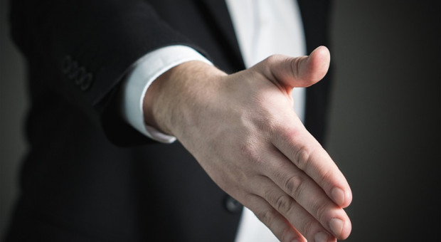 Nim podpiszesz umowę o pracę, dowiedz się jakie cele jej przyświecają. (fot.pixabay.com) Rekrutacja. Firmy nastawione wyłącznie na zysk wykorzystają pracowników