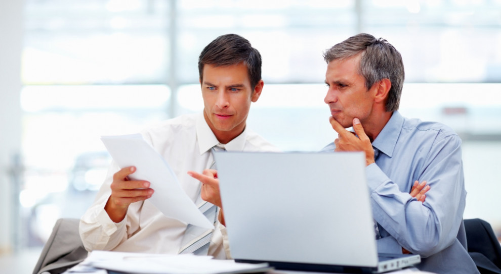 Ponad 30 proc. pracowników pokolenia 50+ to absolwenci wyższych uczelni (fot. Shutterstock) Silversi - dobrze wykształceni, obeznani z technologiami