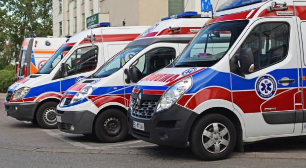 Ratownicy uważają, że nadal nie rozwiązano wszystkich problemów, jakie występują w tym zawodzie. (fot.shutterstock.com) Ratownicy medyczni odwieszają protest