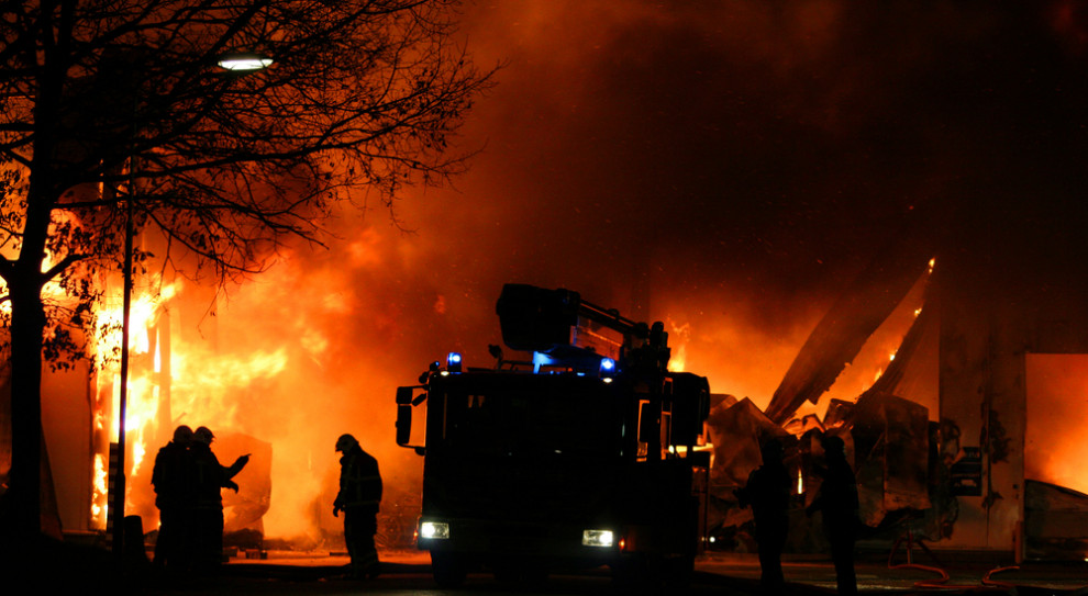 Prawdopodobną przyczyną pożaru był samozapłon siana. (fot.shutterstock.com) Wielkopolska. Rolnik w pożarze stracił dorobek życia
