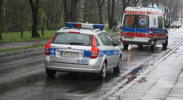 Nowelizacja ustawy o Państwowym Ratownictwie Medycznym z maja br. umożliwiła funkcjonariuszom, którzy mają odpowiednie kwalifikacje, wykonywanie zawodu ratownika medycznego m.in. w wyodrębnionych oddziałach prewencji i pododdziałach antyterrorystycznych policji (fot. pixabay.com) MSWiA przygotowało projekt dot. ratowników medycznych w policji, SOP, SG i PSP