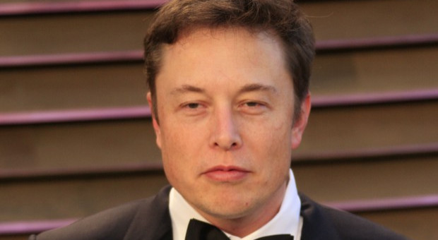 Tesla odmówiła komentarzy w tej sprawie. Agencja Bloomberga podkreśla natomiast, że prezes firmy jest największym jej udziałowcem i obecnie kontroluje 20 proc. akcji. Fot. Shutterstock. Udziałowcy Tesli pozywają Elona Muska