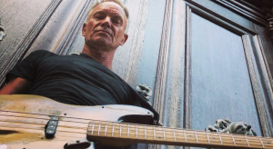 Sting wyraził solidarność z protestującymi i zaśpiewał dla nich (fot.twitter.com/OfficialSting) Toskania: Sting wspiera protestujących robotników