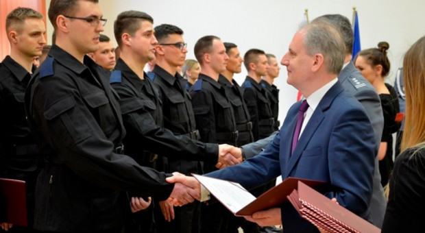 Jak wynika z oficjalnych danych obecnie brakuje prawie 6 tys. funkcjonariuszy (fot.ilustracyjne: pomorska.policja.gov.pl) Krytyczna sytuacja kadrowa w służbach mundurowych