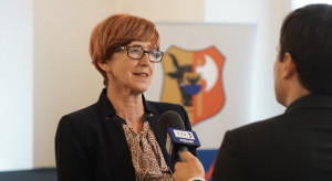 Rafalska zapewniła, że rząd pamięta również o tych emerytach, którzy mają najniższe świadczenia (fot.twitter) Emerytury "matczyne" w rezerwie budżetowej. Co z najuboższymi emerytami?