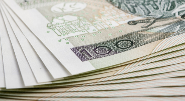 Do 2220 zł wzrośnie od 2019 r. płaca minimalna. (fot. Shutterstock.com) Płaca minimalna w 2019 roku. Ostatnie dni na zgłaszanie uwag