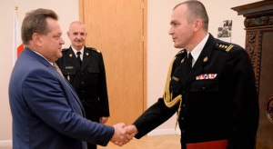 Arkadiusz Biskup jest absolwentem Szkoły Głównej Służby Pożarniczej w Warszawie, którą ukończył w 1993 r. w stopniu młodszego kapitana, uzyskując tytuł magistra inżyniera pożarnictwa. (fot. MSWiA) St. bryg. Arkadiusz Biskup zastępcą komendanta głównego PSP