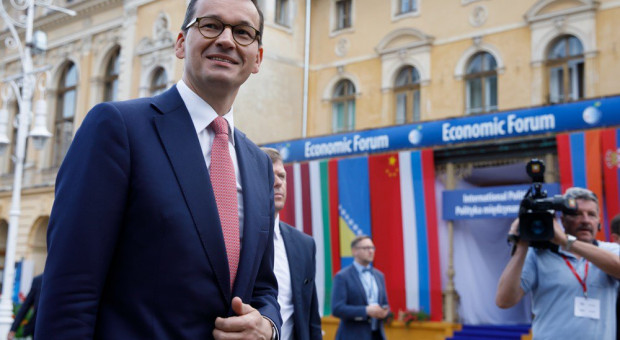 Szef rządu zapowiedział rozwiązania korzystne dla producentów gier, m.in. ulgi podatkowe, jeśli gra będzie zawierała elementy kulturotwórcze, a także promocję gier przez PAIH. (fot. Kancelaria Premiera/twitter) Mateusz Morawiecki: Branża gier komputerowych to nasza perełka eksportowa