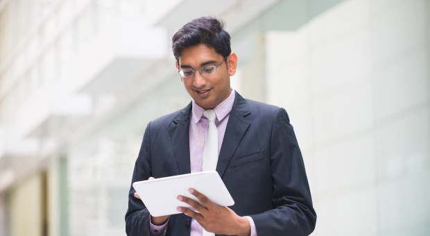 Nawet 25 tys. osób może oczekiwać w Indiach na wystawienie wizy z prawem do pracy w Polsce (Fot. Shutterstock.com) Wielka kolejka chętnych do pracy z Indii