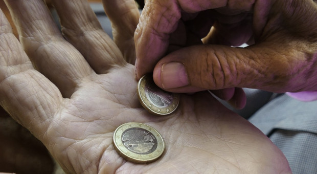 "Przede wszystkim chodzi o to, żeby skutecznie pomóc tym, którzy są w tej chwili w najtrudniejszej sytuacji, czyli seniorom". (fot. pixabay.com) Rząd zapewnia, że wsparcie dla emerytów będzie. Nie wiadomo tylko, jakie