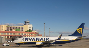 Pasażerowie, których loty się nie odbędą, są powiadamiani SMS-em bądź e-mailem. (fot. pixabay.com) 24-godzinna akcja strajkowa w Ryanair. Firma odwołuje 150 lotów