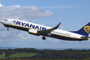 Ryanair przenosi do Polski samoloty i załogę