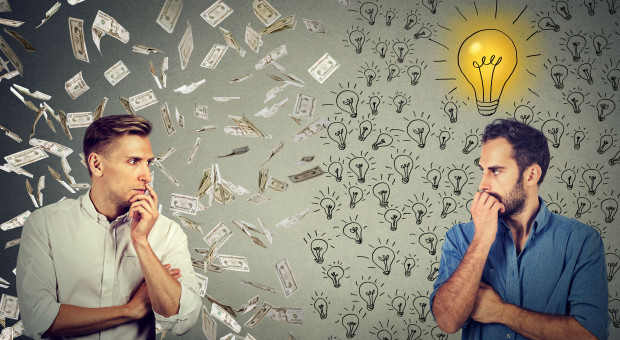 Pracodawcy zbyt małą wagę przywiązują do sprawdzania skuteczności swoich systemów motywacyjnych. (Fot. Shutterstock) Systemy premiowe nie zadowalają pracowników. Gdzie tkwi błąd?