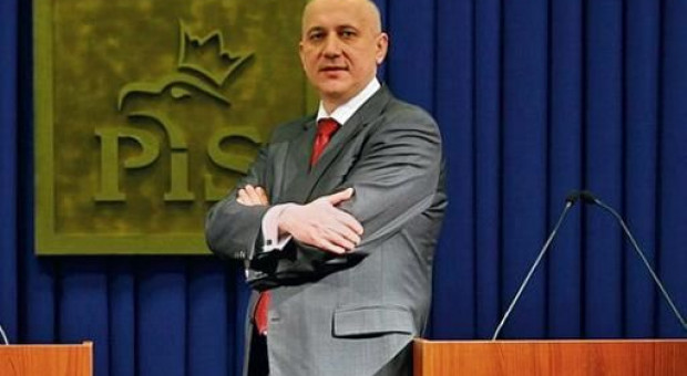 Szef MSWiA w wystąpieniu do służb, opublikowanym na kanale MSWiA na YouTube, zapowiedział, że podczas spotkania ze związkowcami zaproponował dodatkowe 253 zł podwyżki od 1 lipca 2019 roku dla wszystkich funkcjonariuszy. Fot. Archiwum MSWiA ujawnia propozycje złożone mundurówce