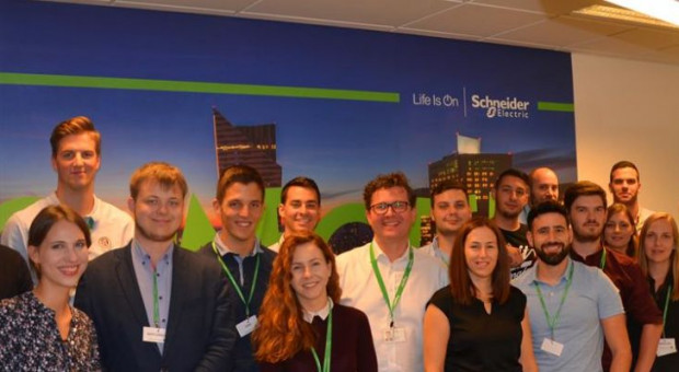 W Schneider Electric ruszyła Akademia EcoStruxure (fot. mat. prasowe) Najlepsi studenci z ośmiu krajów w akcji