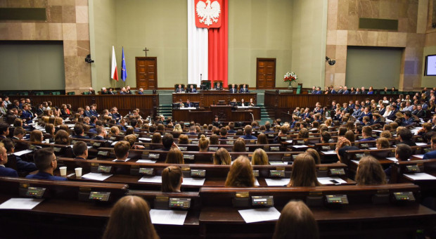 Oferta studiów podyplomowych została przedstawiona posłom z sejmowej Komisji Obrony (fot. Sejm/twitter) Akademia Sztuki Wojennej będzie edukować posłów