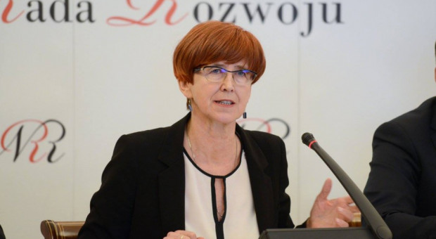 Rafalska zwróciła się również z prośbą "o rozważenie innych stosownych działań, w tym kontaktu z holenderską inspekcją pracy, w celu ustalenia warunków pracy i zakwaterowania wspomnianych pracowników w Królestwie Niderlandów". (Elżbieta Rafalska, fot.facebook.com/elzbieta.rafalska) Elżbieta Rafalska zwróciła się do PIP o skontrolowanie agencji pracy tymczasowej Axidus