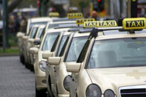 Taksówkarze skarżą się na nieuczciwą konkurencję i zapowiadają protest 