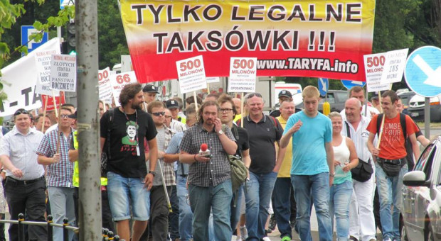 Taksówkarze liczą na spotkanie z ministrem sprawiedliwości (fot. Taryfa24) Będzie protest taksówkarzy. Chcą rozmawiać z ministrem sprawiedliwości