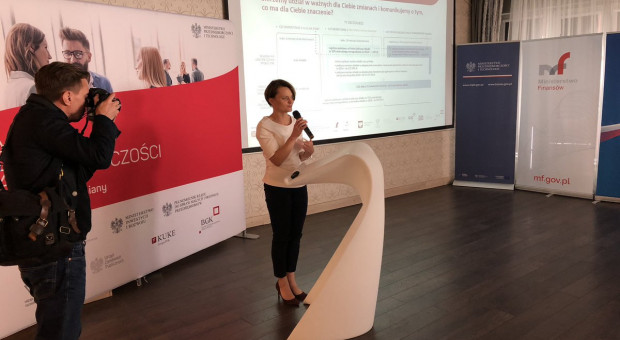 Minister podkreśliła, że resort którym kieruje rozpoczął pilotażowy program adresowany do kilkunastu polskich miast, wśród których znajduje się także Radom (fot. twitter) Jadwiga Emilewicz: Centrum usług biznesowych w Radomiu szansą dla rozwoju miasta