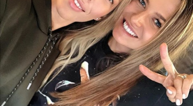 Trenerki umówiły się na spotkanie i w drodze spontanicznie zrobiły sobie wspólne zdjęcie (fot. instagram/Anna Lewandowska) Anna Lewandowska i Ewa Chodakowska szykują wspólny projekt?