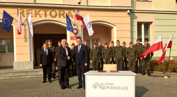 List intencyjny podpisany w Radomiu (fot.twitter.com/MON_GOV_PL) Radom: podpisano list intencyjny dot. kształcenia kadry medycznej na potrzeby wojska