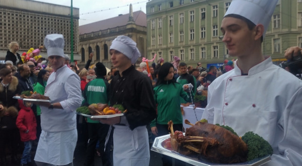 18 ekip zmierzy się w Poznaniu w ogólnopolskiej rywalizacji o najlepsze danie z gęsi (fot. www.irpoznan.com.pl) W Poznaniu szefowie kuchni staną do rywalizacji w konkursie Gęsina na imieninach