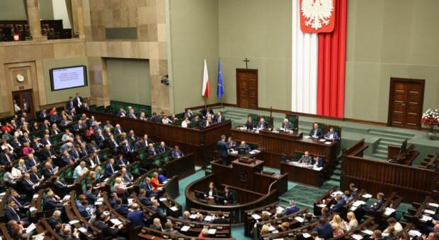 W pierwszej kolejności Sejm rozpatrzy poprawki Senatu do ustawy o ustanowieniu Święta Narodowego z okazji 100. Rocznicy Odzyskania Niepodległości Rzeczypospolitej Polskiej. (Fot. Sejm) 12 listopada dniem wolnym od pracy? W środę Sejm podejmie decyzję