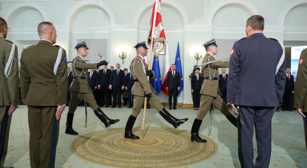 Awanse generalskie w Siłach Zbrojnych RP (fot.prezydent.pl/Krzysztof Sitkowski) Będzie więcej generałów. Prezydent mianował dziewięciu oficerów
