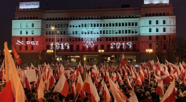 Na którko przed marszem doszło do porozumienia pomiędzy resortem a policją (fot. Twitter Jarosława Zielińskiego) Wiceszef MSWiA: dziękuję funkcjonariuszom za zabezpieczenie Biało-Czerwonego Marszu