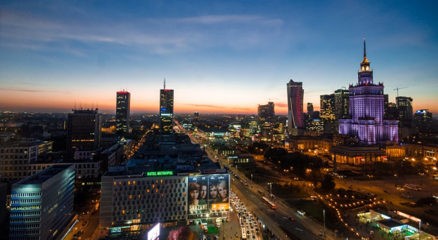 W Warszawie ma powstać Centrum Rozwoju Produktu firmy Equinix. Pracować ma tam 90 osób (fot. Pixabay) Equinix do końca 2019 r. zatrudni w Warszawie 90 osób
