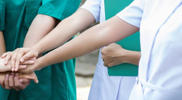 fot.shutterstock Liceum czy studium medyczne? Pielęgniarki z uprzedzeniami