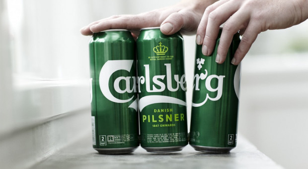 Innowacyjne i przyjazne środowisku rozwiązania opakowaniowe Carlsberg zaanonsował we wrześniu b.r. podczas międzynarodowego EXPØ w Kopenhadze Fot. materiały prasowe Carlsberg będzie sprzedawać zgrzewki piwa… bez folii