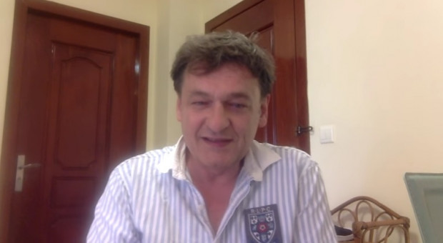 Piotr Tymochowicz został zatrzymany pod koniec października 2017 roku (fot. youtube.com) Piotr Tymochowicz wraca do pracy. Ale dla polityków pracować już nie będzie