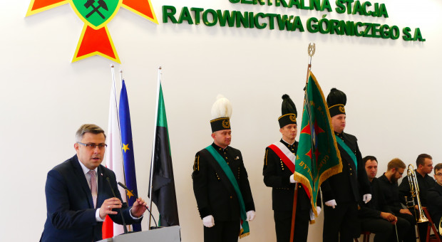 W piątkowych obchodach w Bytomiu wzięli udział m.in. wojewoda śląski Jarosław Wieczorek (fot. katowice.uw.gov.pl) Ratownicy górniczy świętowali Barbórkę