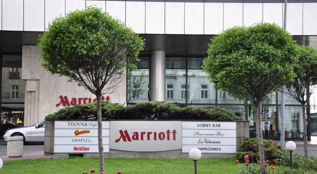. Oprócz hoteli Marriott baza danych zawierała ona również informacje na temat gości m.in. sieci Sheraton, Westin i St. Regis, a także innych marek. Fot. Wistula /wikimedia, licencja CC BY 2.0 Wielka sieci hoteli Marriott. Wyciekły dane 500 mln gości