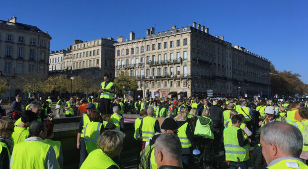Rząd zdecydował, że podwyżka nie zostanie wprowadzona w całym 2019 roku. fot. Shutterstock Francuski rząd skapitulował przed protestującymi. Podwyżek akcyzy nie będzie